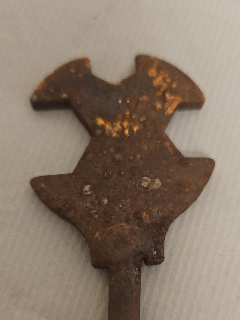 Rust-Finish Multi-Tool Pry/Driver Pin - Brown - Picture 4 of 4
